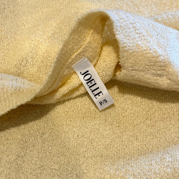 JOELLE – Soft Textured Oversized Top – Size P/S - Picture 2 of 10